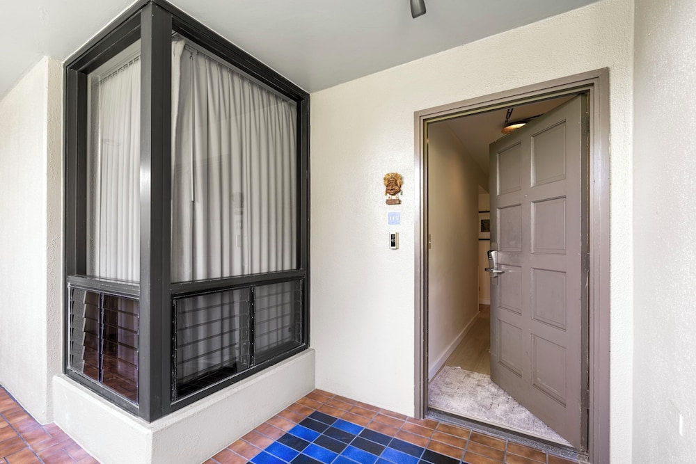 Oceanfront Island Living - Beautiful Kona Condo for Extended Stays - Vrkcv