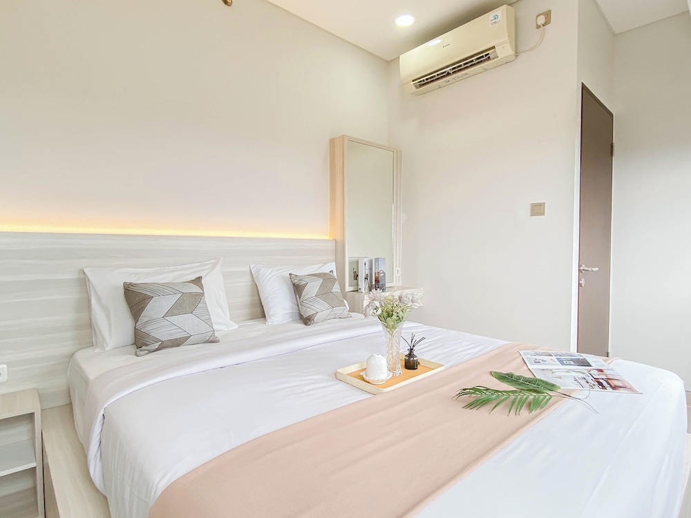 Modern Look 2BR Corner Transpark Cibubur Apartment