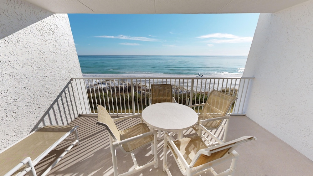 Beach House 202a 2 Bedroom Condo