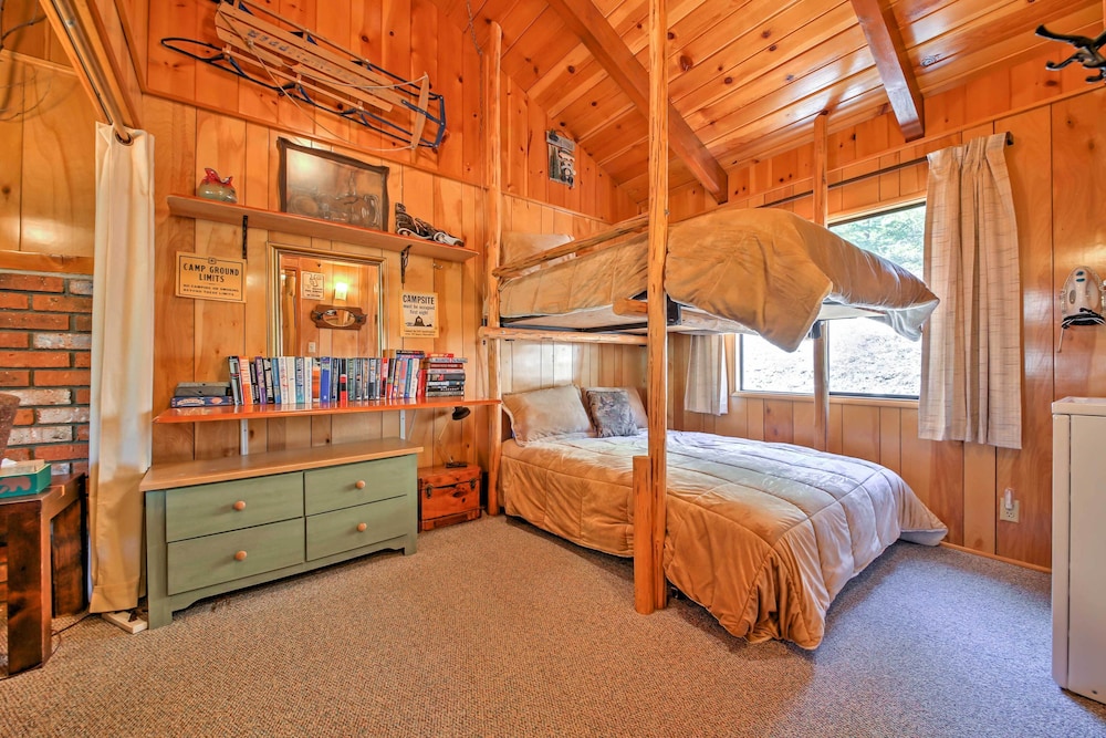 Big Bear Lake Cabin w/ Deck ~ 7 Mi to Ski Slopes! view 3