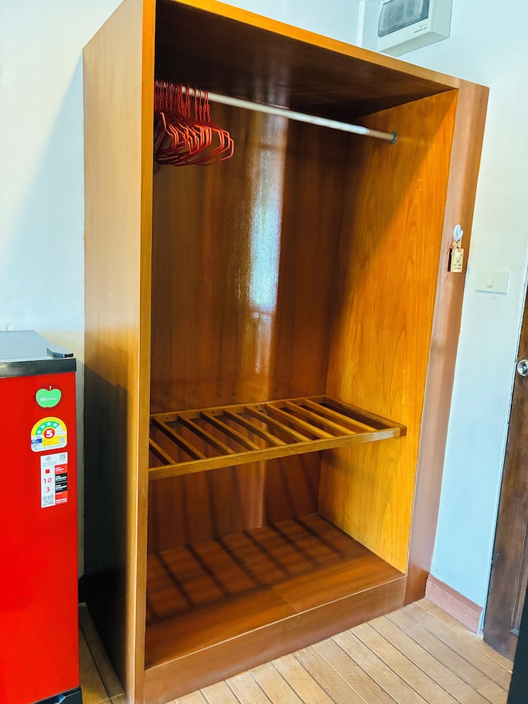 Apartment Wat Sawang Arom 09