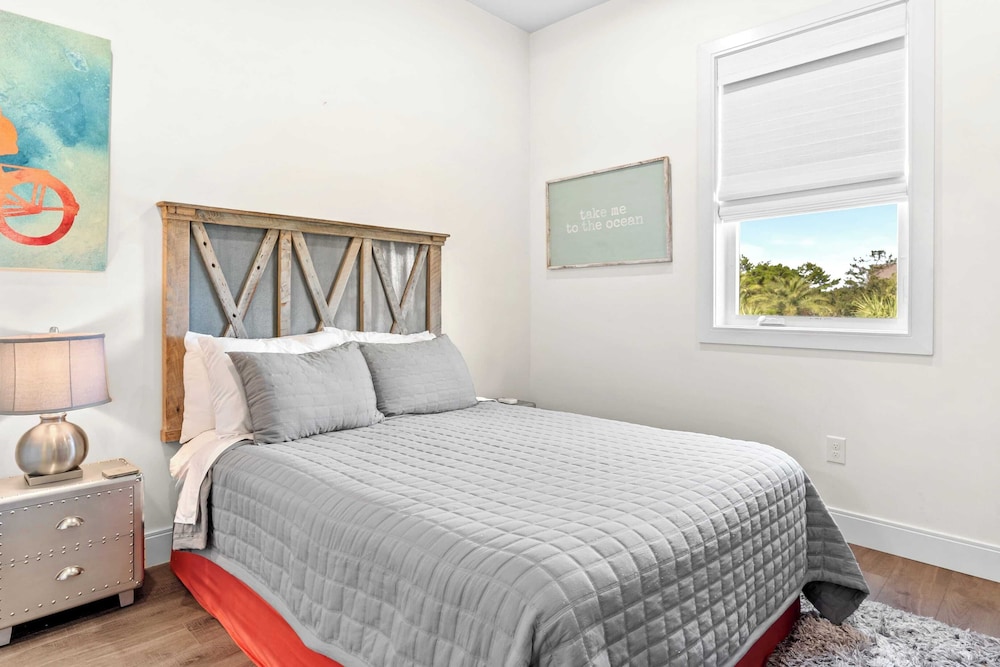 Crest One by Avantstay Rooftop Views, Pool Access, Golf Cart Included