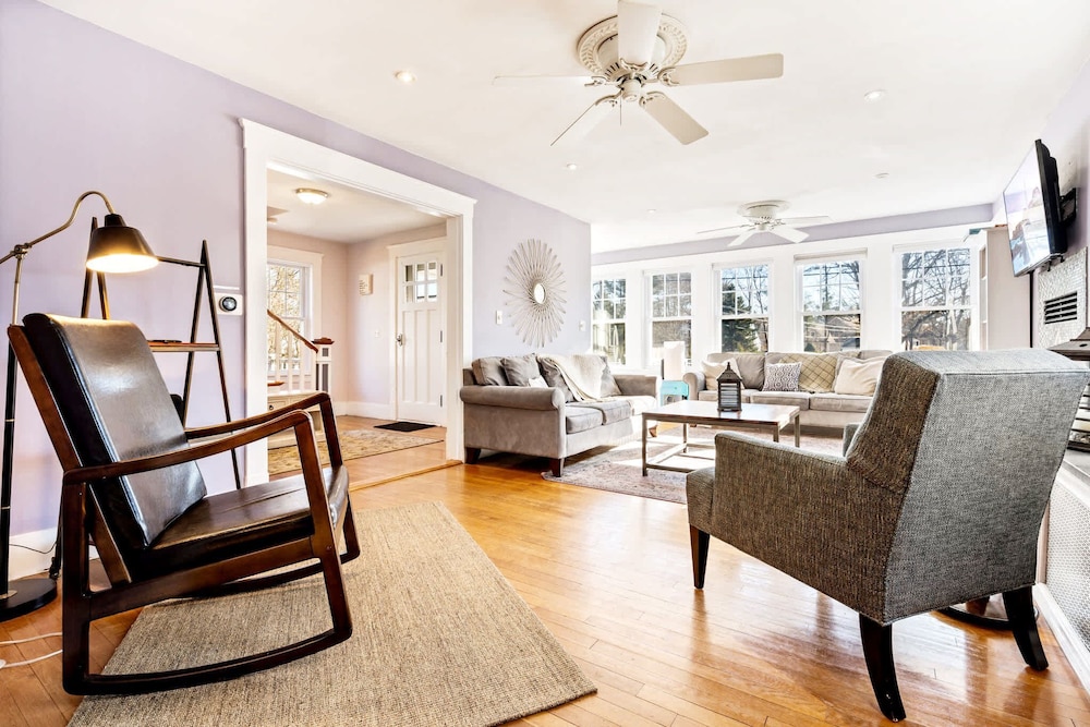Ogunquit Village 4BR Walk to Beach, Dining & Town Center