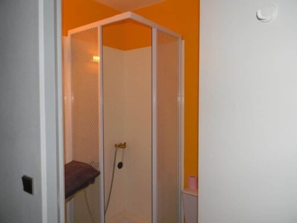 Poitiers Vacations - Class Hotel Poitiers - Property Image 10