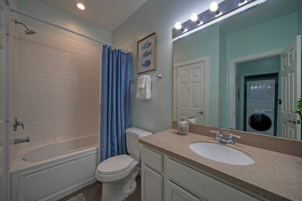 9 Costa Bahia Sleeps 20, Pool + Beach Nearby Perfect for Families