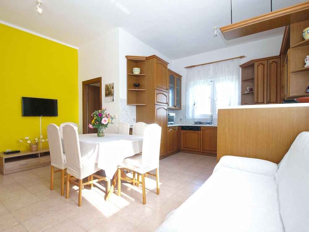 Apartment Anica 770