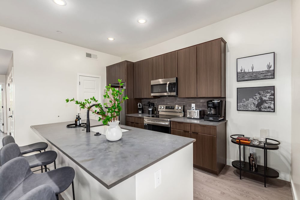 NEW Macallister 2008 Heated Pool Close to Golf BBQ