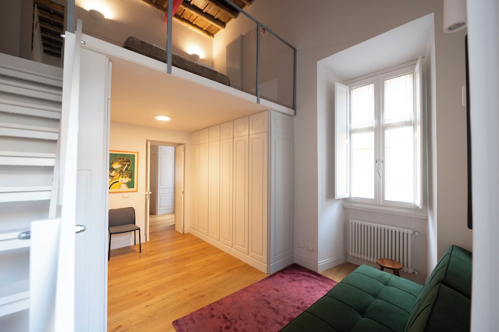 Campo De' Fiori Apartments