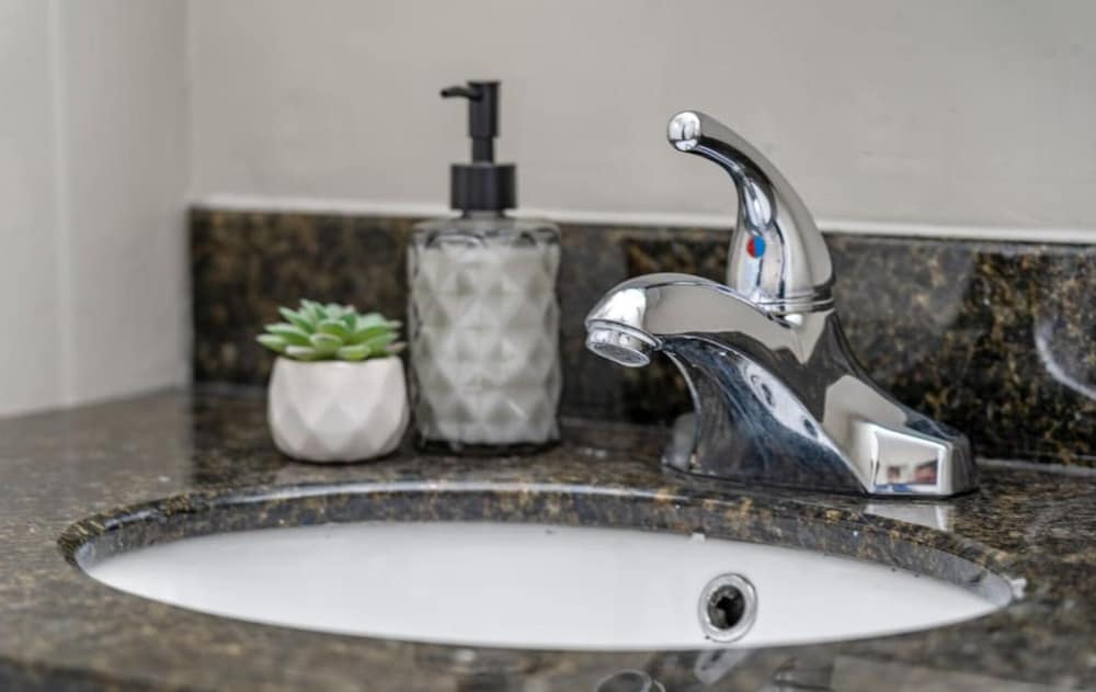 The Malibu No Service Fees 2 Min to Lake BBQ