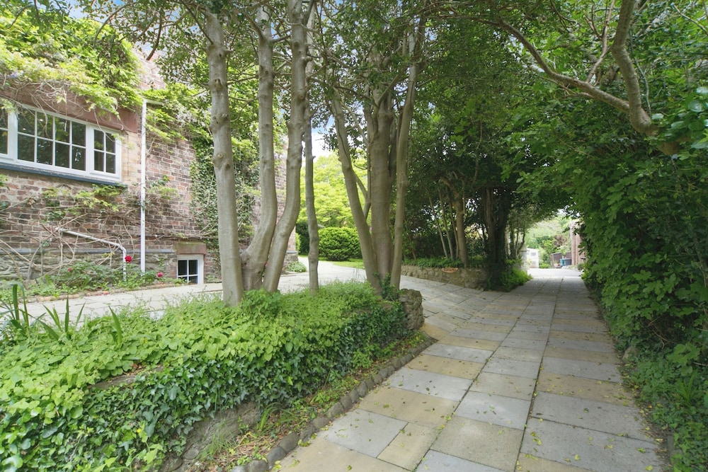 Gweryl Lodge
