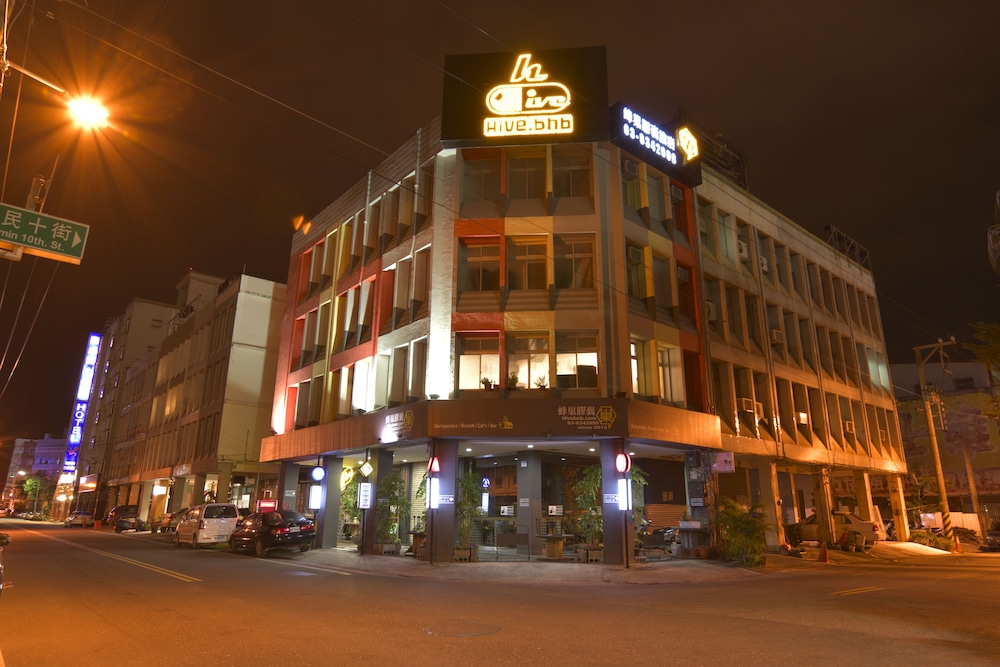 Hive Backpackers