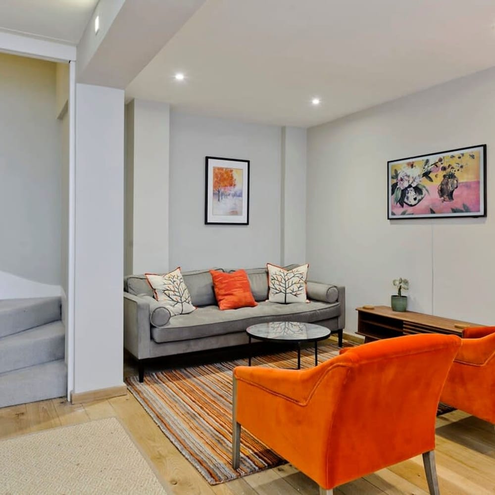 Sweet Marble Arch 2 Bedroom Mews House