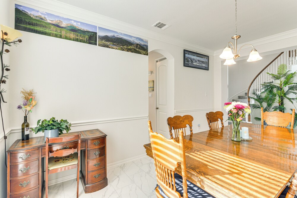 Games, Films & Outdoor Fun: Luxe Home in La Marque