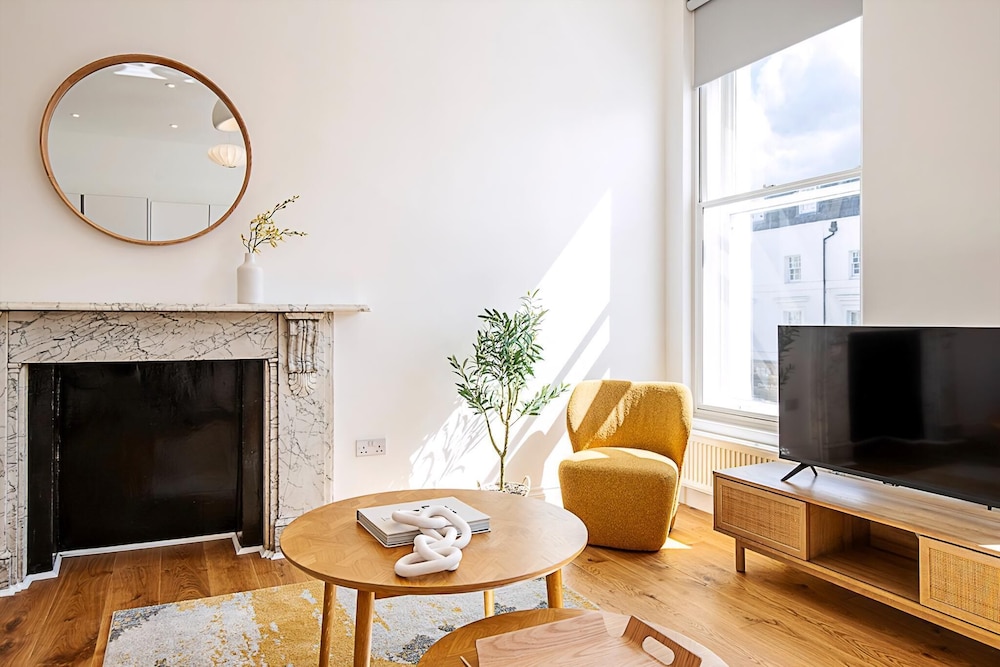 Urban Luxury in the Heart of Chelsea - King Bed!