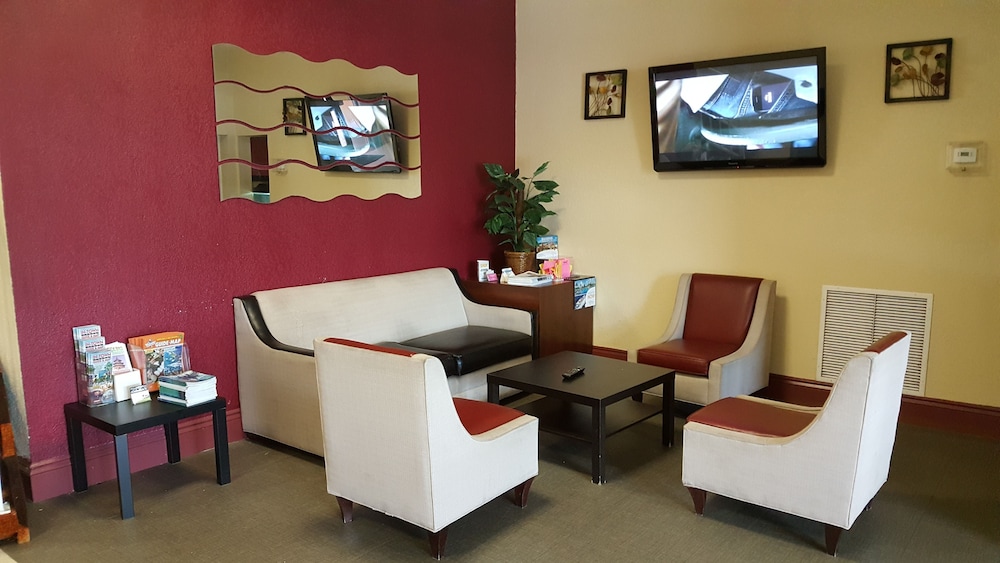 Tampa Vacations - Econo Lodge Busch Gardens - Property Image 48