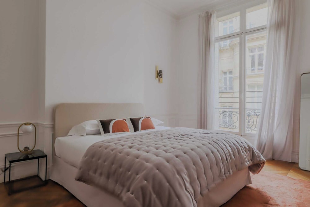 Spacious Apartment - 5br/12p - Chaillot