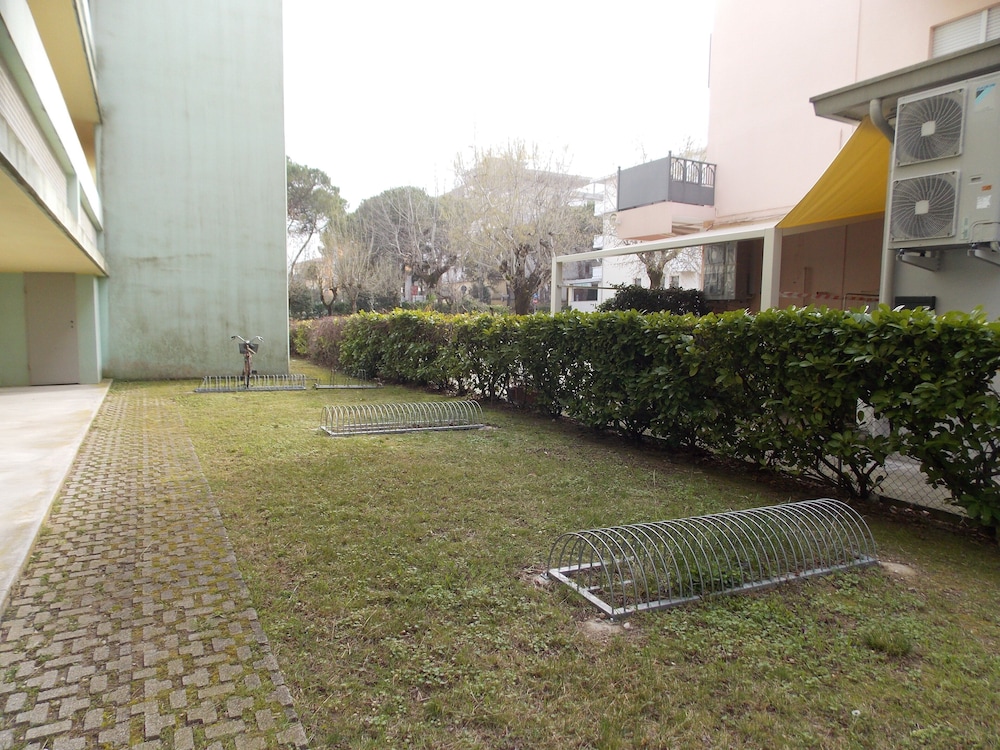 Flat With Parking Only 100m From the Beach
