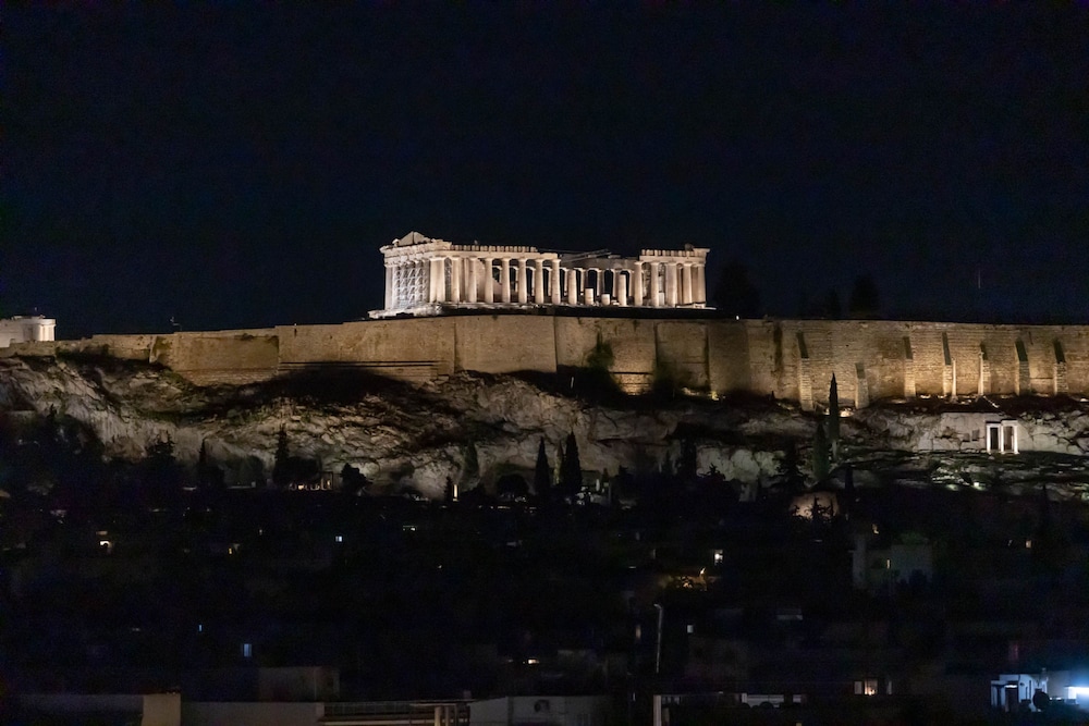 Acropolis Sky Retreat Jacuzzi 3BR Maisonette