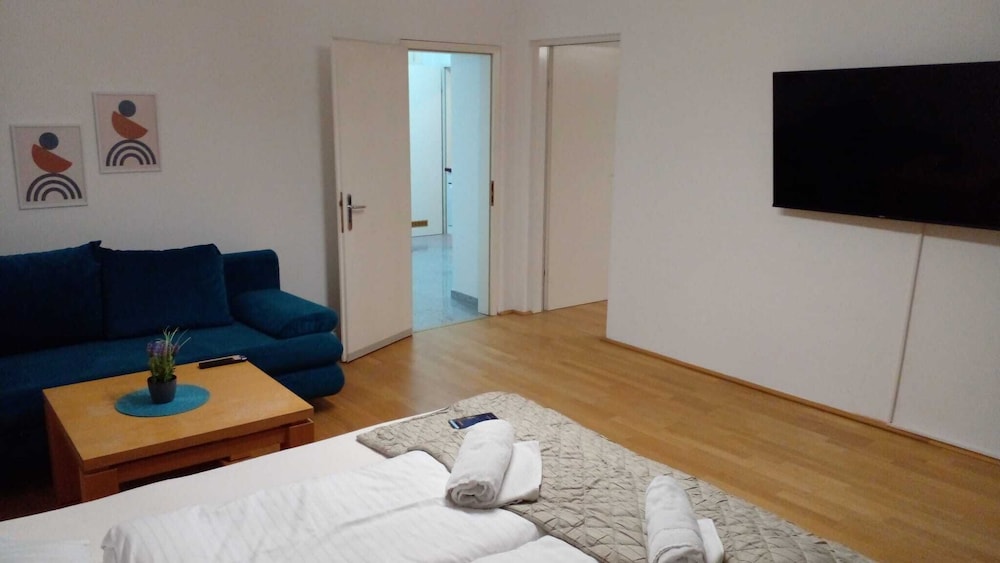 Comfort 2BR Apartment Near Stadthalle