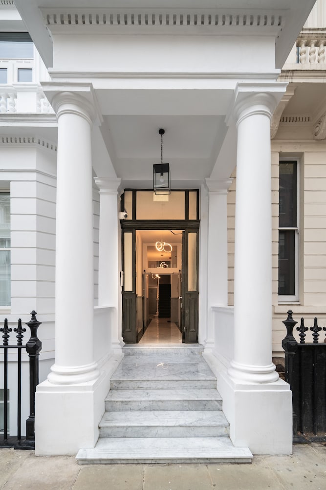 South Kensington Apartments
