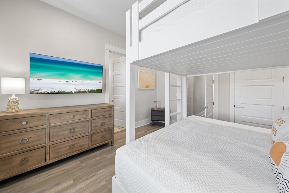 Joy By The Sea 5 Bedroom Home