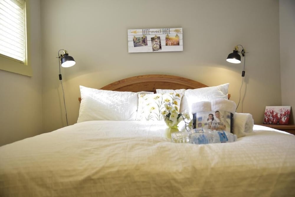 Calgary Cozy Home