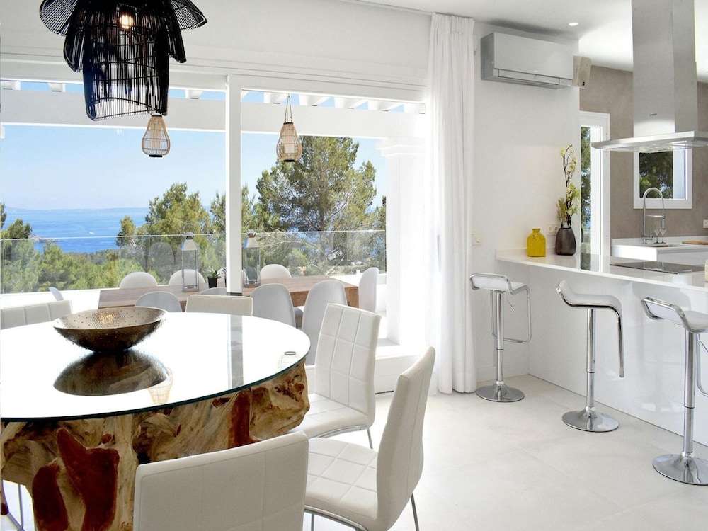 Magnificent Villa With Heated Pool