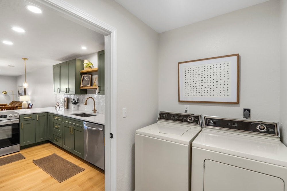 Avondale Hideaway Condo for 6
