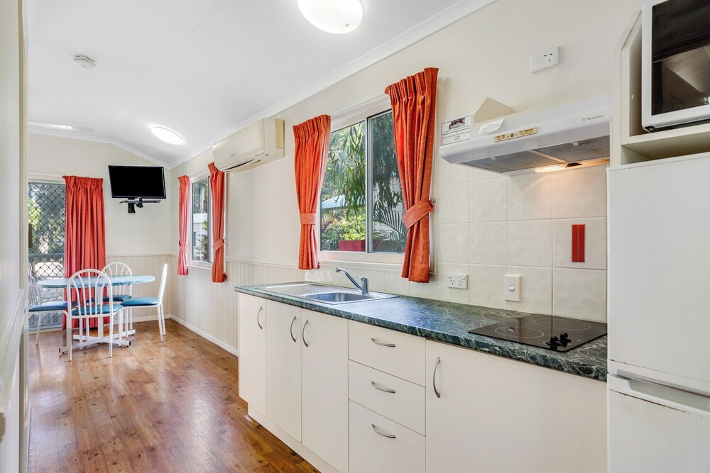 COOKTOWN HOLIDAY PARK