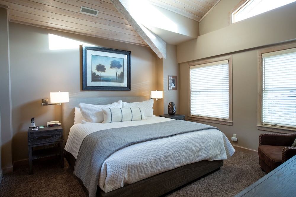 Royal Plaza at Deer Valley Resort - One Bedroom Condo #404 1 Condo
