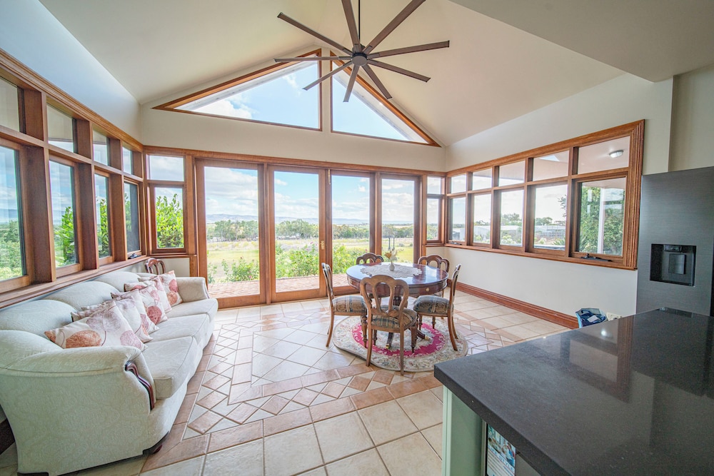 Condor Estate with Vineyard & Fireplace