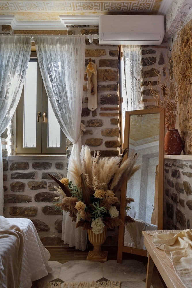 Lithos Messolongi Paradise - A Luxurious Retreat