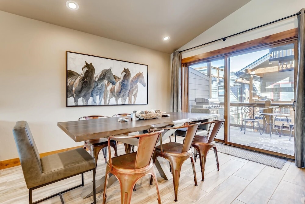 S On Galena #8 3 Bedroom Townhouse by RedAwning view 3