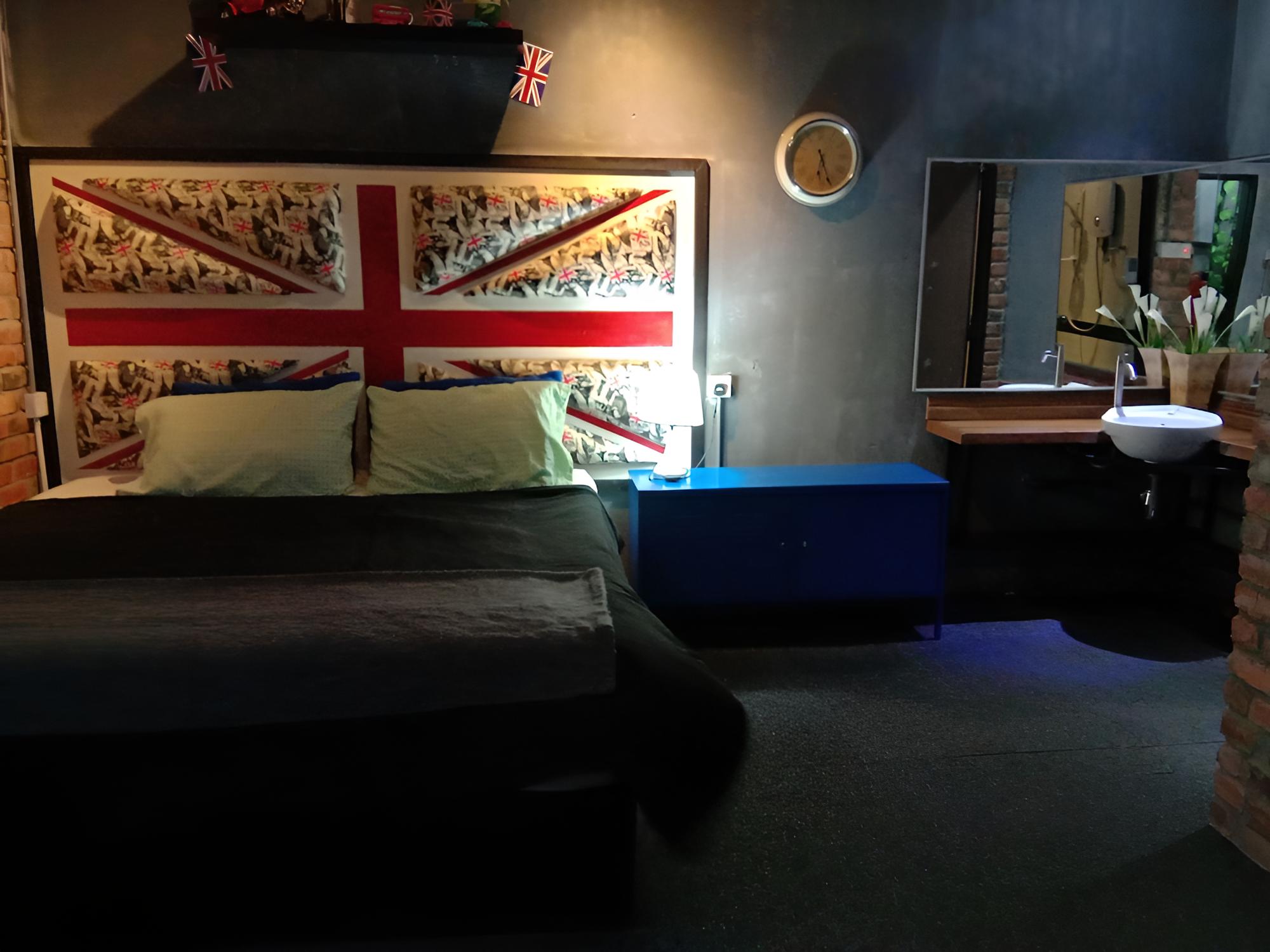 Bunker Hotel & Restaurant