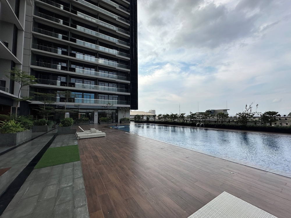 Spacious and Modern Studio SOHO Apartment at VieLoft SOHO and SKY Residence