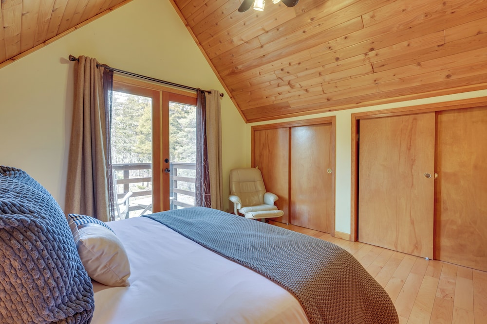 2 Min to Hiking: Cabin w/ Deck in Angel Fire