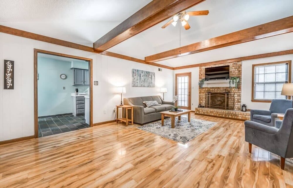 Hardwood Guesthouse