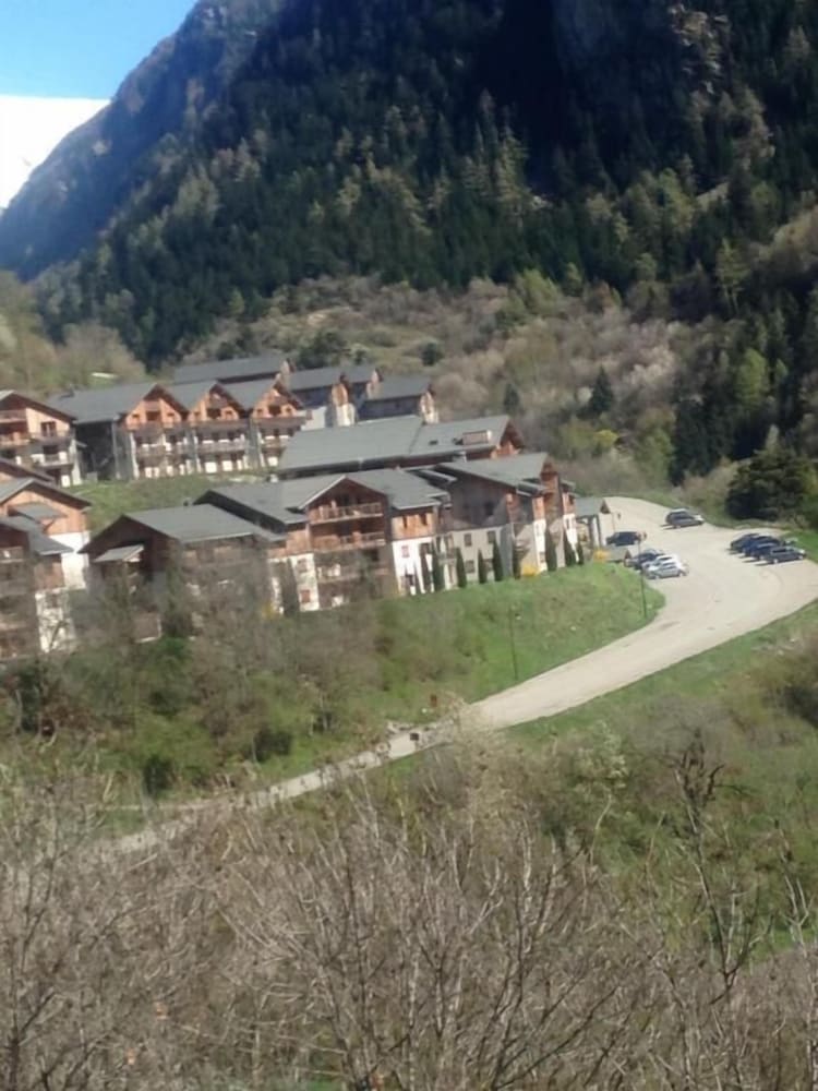 Hameau des eaux d'Orelle view 5