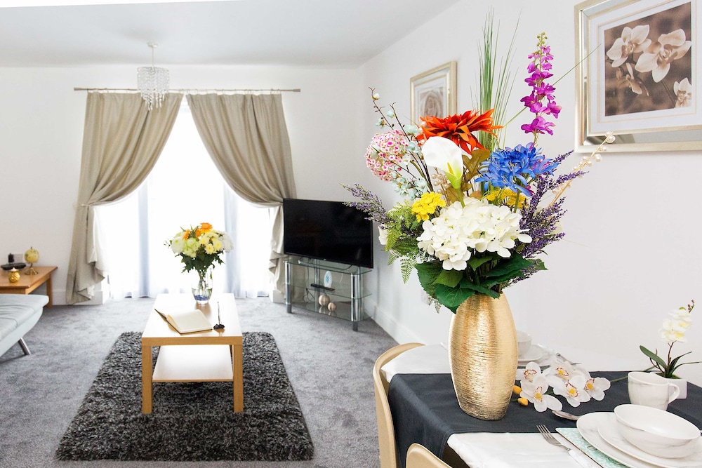 Grand Central Apartments, Centro