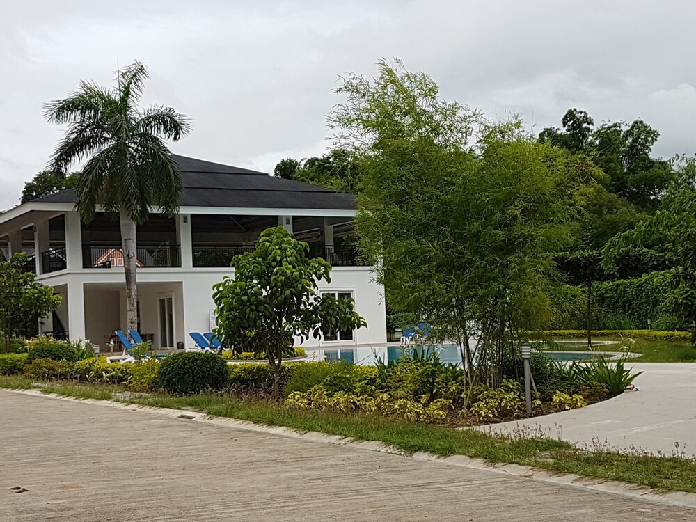 3 Bedroom Home at Batangas City Philippines Pontefino