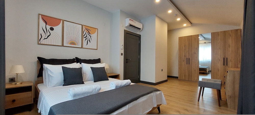 New Flat Large Living Space 6 Close to Lara Beach