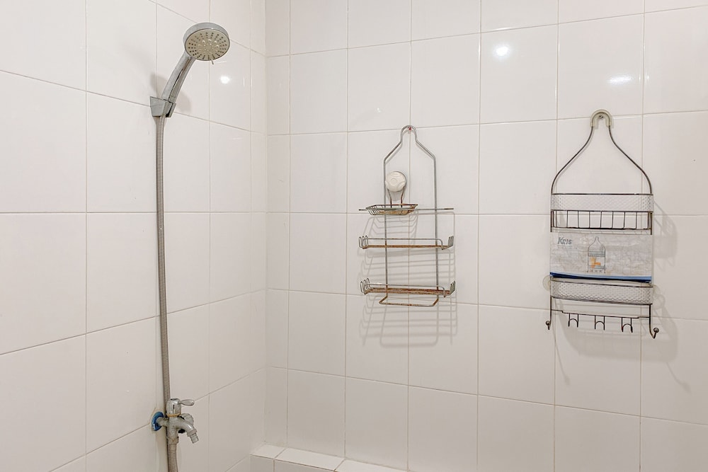 Comfort Stay 1Br With Extra Room At Bassura City Apartment