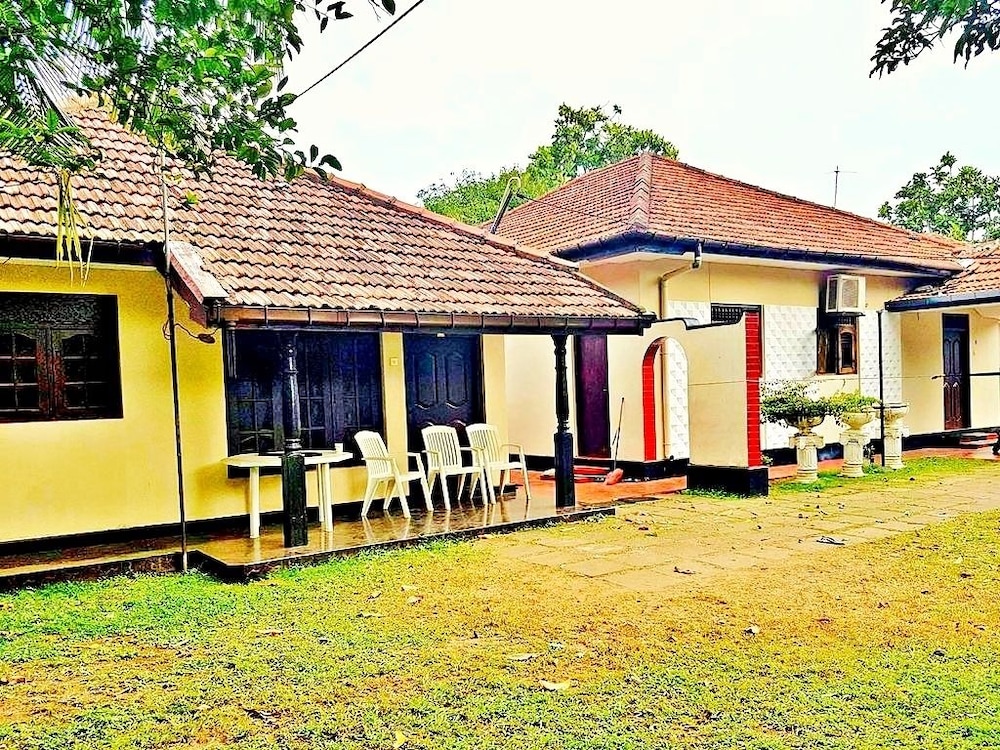 Fernando Residence