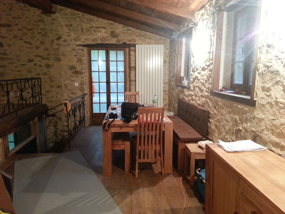 Moulin Lou Apmay view 5