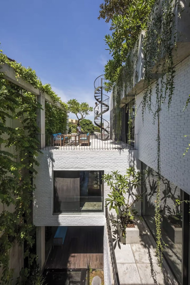 Thang House - Close To Nature