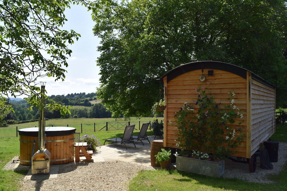 Shephards Hut With Hot Tub in the Cotswolds view 5