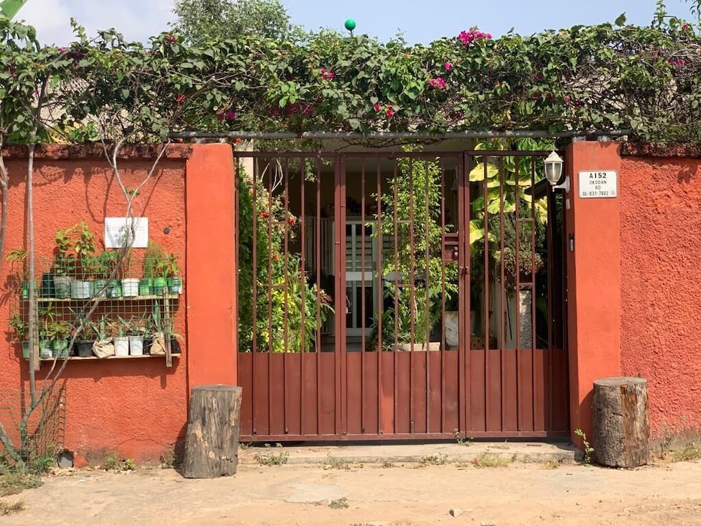 Hechtech House