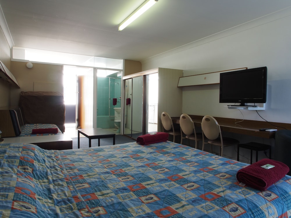 City Beach Motel