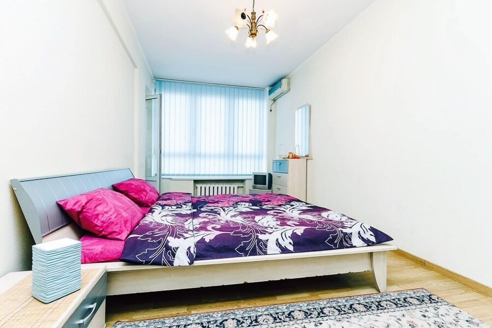 Hotrent Lesi Ukrainky 36B