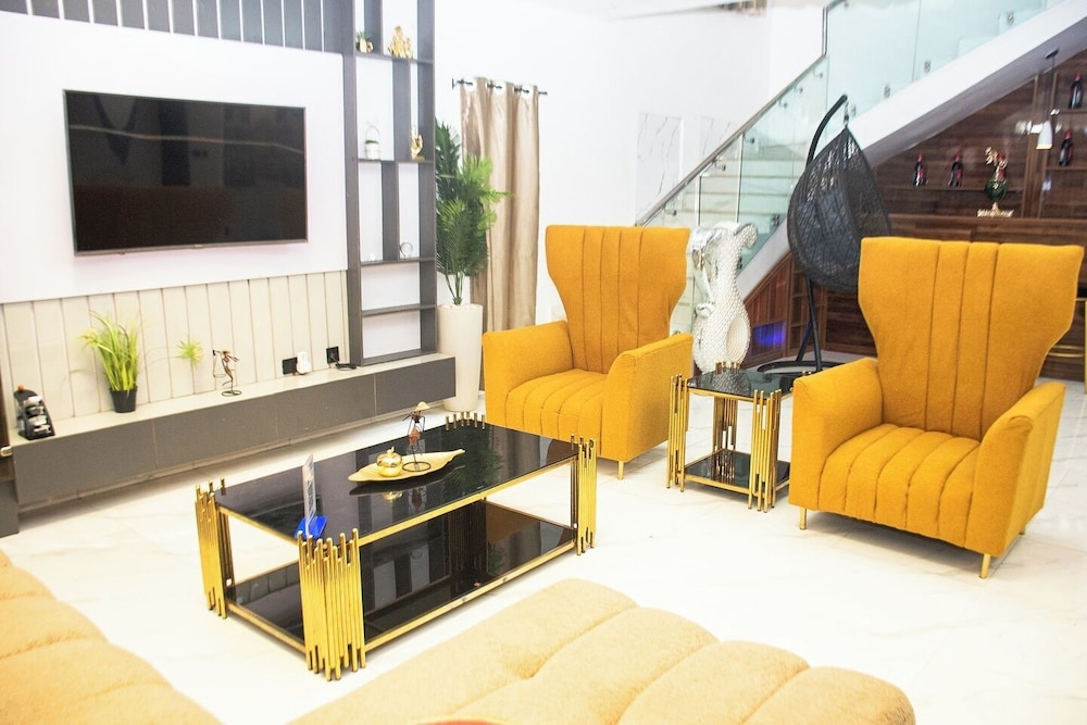 Triple J's Apartment
